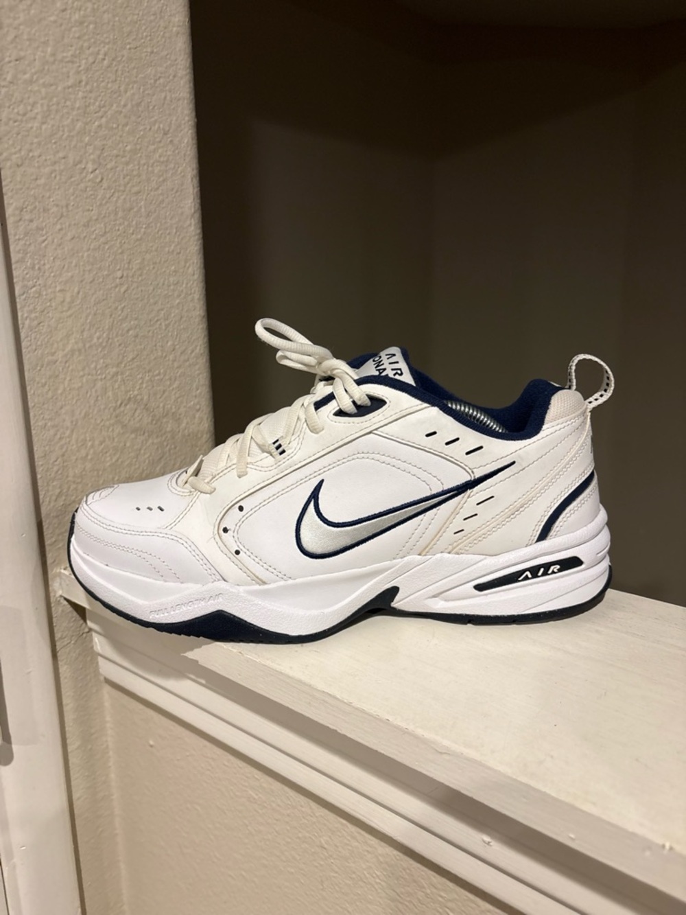 Nike Men's Air Monarch IV White and Dark Blue Athletic Sneakers Size 11.5 - Picture 4 of 9